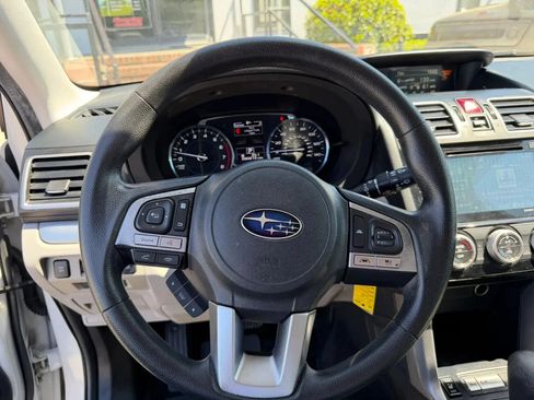 Used 2018 Subaru Forester 2.5i Premium AWD/4WD image 16