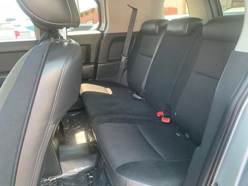 Used 2007 Toyota FJ Cruiser 4WD image 17
