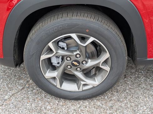 New 2026 Chevrolet Trax LT w/ Sunroof Package image 11