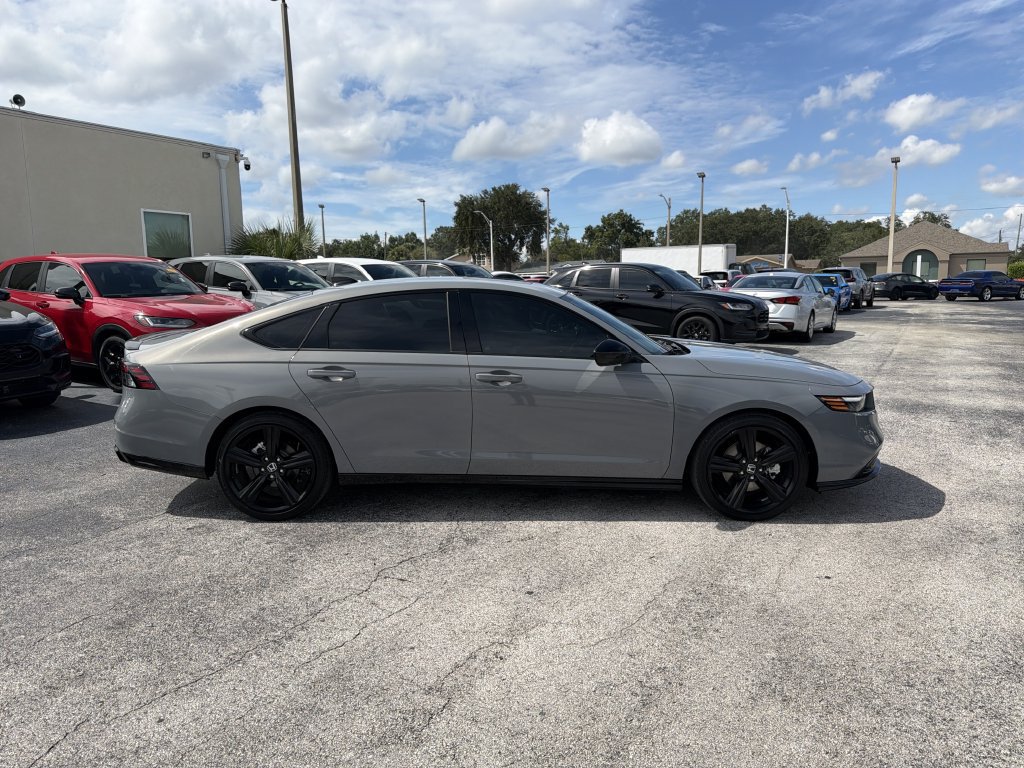 Used 2025 Honda Accord Sport image 3