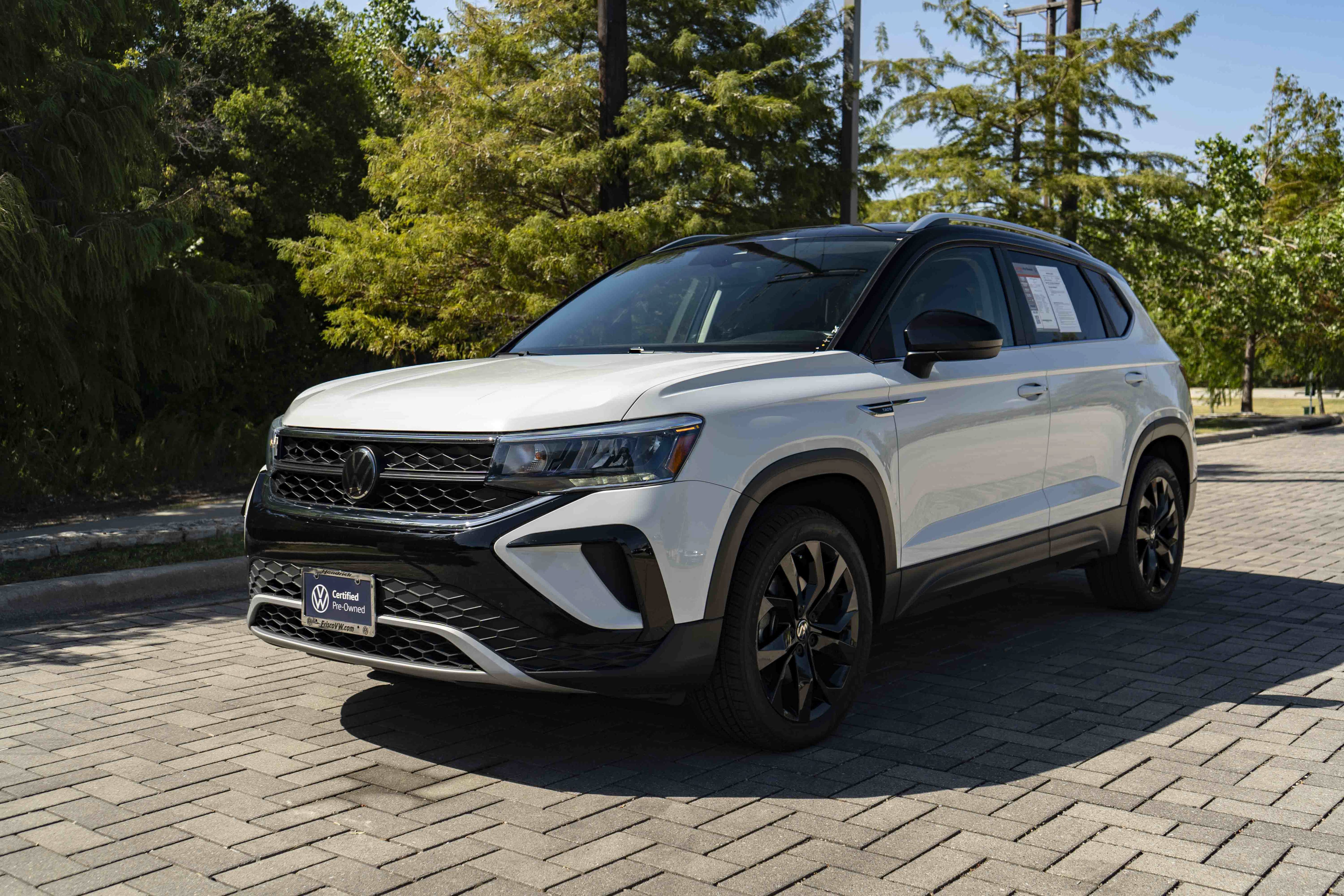 Certified 2023 Volkswagen Taos SE w/ Panoramic Sunroof Package FWD image 4