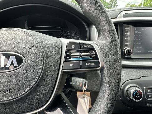 Used 2019 Kia Sorento AWD V6 image 40