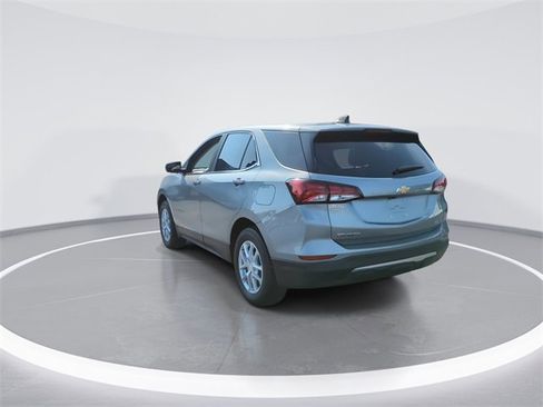 Used 2023 Chevrolet Equinox LT w/ Driver Convenience Package image 6