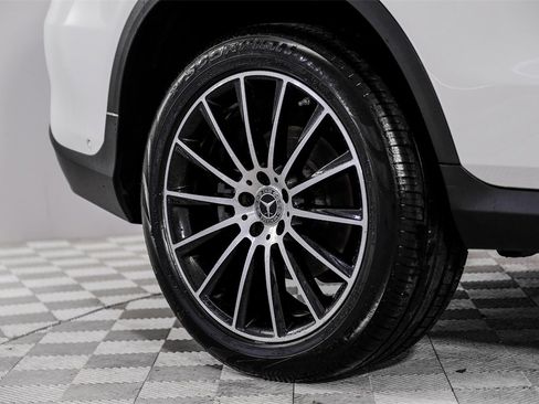 Used 2022 Mercedes-Benz GLC 300 w/ AMG Line image 62