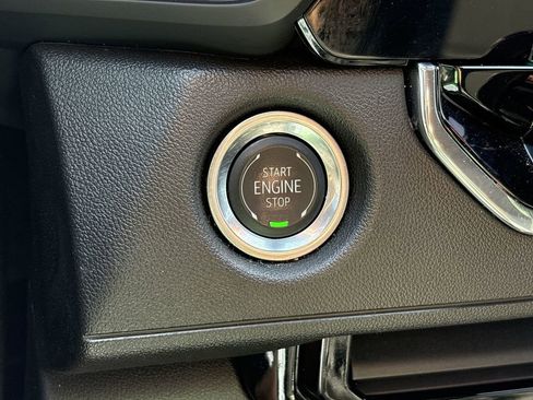 Used 2024 Chevrolet Colorado W/T w/ WT Convenience Package II RWD image 17