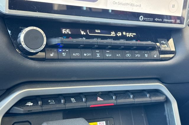Used 2024 Toyota Sequoia Platinum AWD/4WD image 21