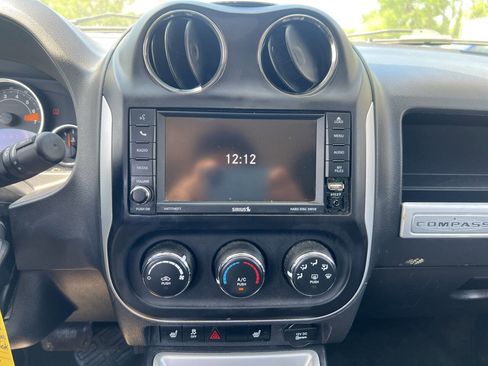 Used 2017 Jeep Compass High Altitude FWD image 16