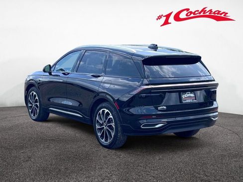 Used 2024 Lincoln Nautilus Reserve w/ Equipment Group 202A AWD/4WD image 9