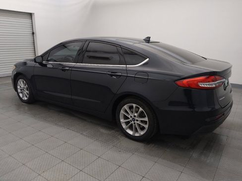 Used 2020 Ford Fusion SE image 3