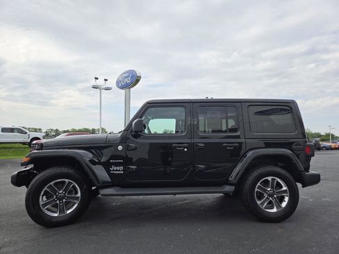 Used 2021 Jeep Wrangler Unlimited Sahara w/ Uconnect 4C Nav & Sound Group AWD/4WD image 10