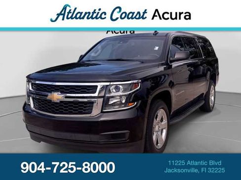 Used 2017 Chevrolet Suburban LT RWD image 1