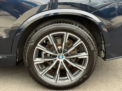 Used 2024 BMW X5 xDrive40i w/ M Sport Package AWD/4WD image 11