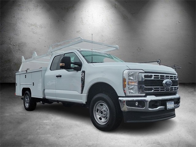 New 2026 Ford F350 XL w/ XL Chrome Package AWD/4WD image 2