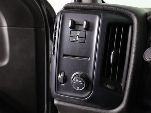 Used 2018 Chevrolet Silverado 1500 Custom image 31