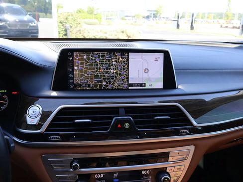 Used 2016 BMW 750i xDrive AWD/4WD image 22
