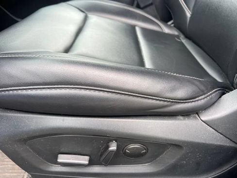 Used 2024 Ford Explorer XLT w/ Equipment Group 202A AWD/4WD image 21