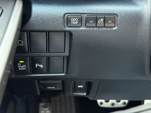 Used 2020 Lexus IS 350 F Sport w/ F Sport Package image 29