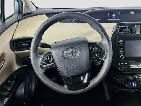Used 2021 Toyota Prius LE FWD image 18