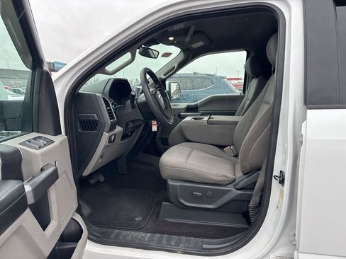 Used 2019 Ford F150 XLT w/ Trailer Tow Package RWD image 12