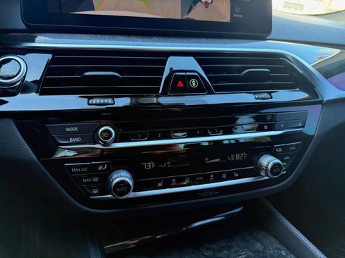 Used 2021 BMW 540i w/ M Sport Package image 42