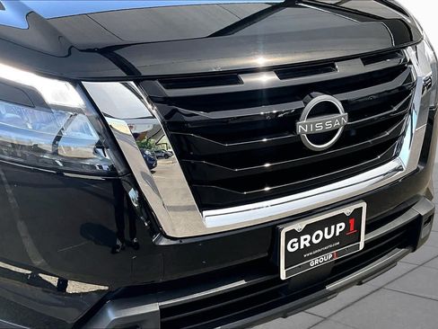 Used 2025 Nissan Pathfinder SV FWD image 29