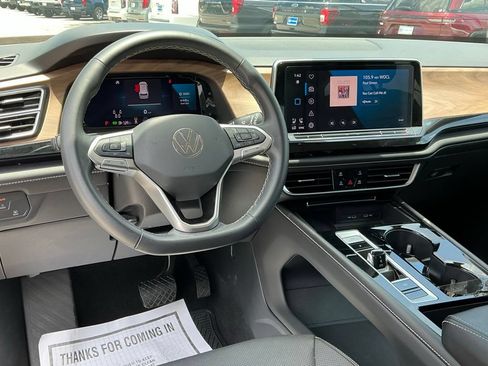 Used 2024 Volkswagen Atlas SE FWD image 34