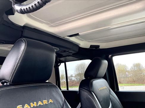 Used 2015 Jeep Wrangler Unlimited Sahara w/ Dual Top Group AWD/4WD image 14