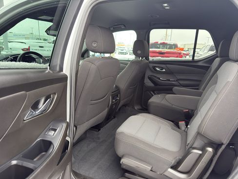 Used 2022 Chevrolet Traverse LT image 30