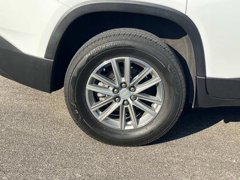 Used 2023 Chevrolet Traverse LT FWD image 12