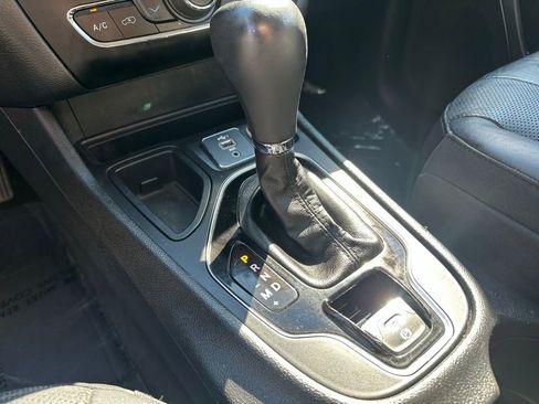 Used 2019 Jeep Cherokee Limited w/ Technology Group image 23