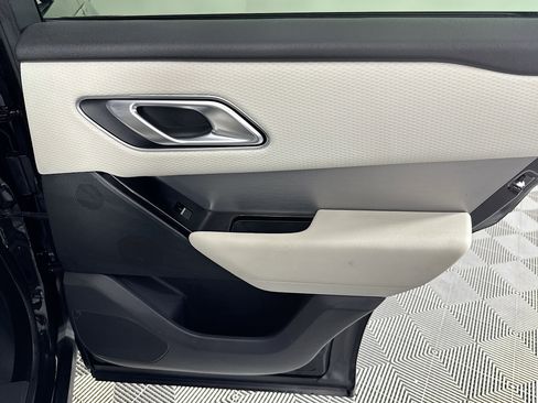 Used 2023 Land Rover Range Rover Velar R-Dynamic S image 47