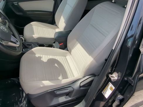 Certified 2023 Volkswagen Tiguan S FWD image 18