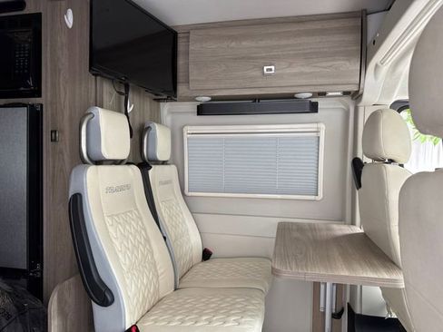 Used 2021 RAM ProMaster 3500 w/ Premium Appearance Group FWD image 12