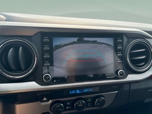 Used 2021 Toyota Tacoma SR5 RWD image 18