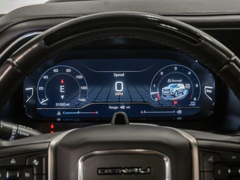 Used 2023 GMC Yukon XL Denali w/ Advanced Technology Package AWD/4WD image 17