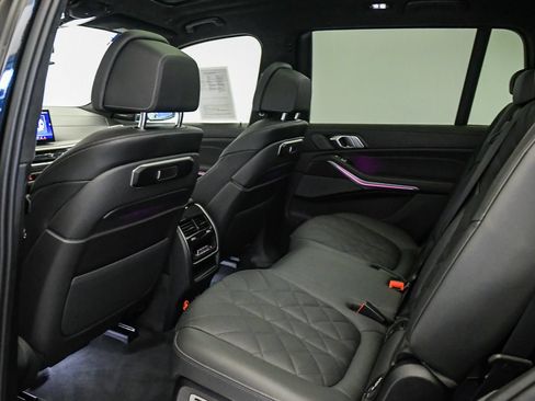 Used 2024 BMW X7 xDrive40i w/ M Sport Package AWD/4WD image 19