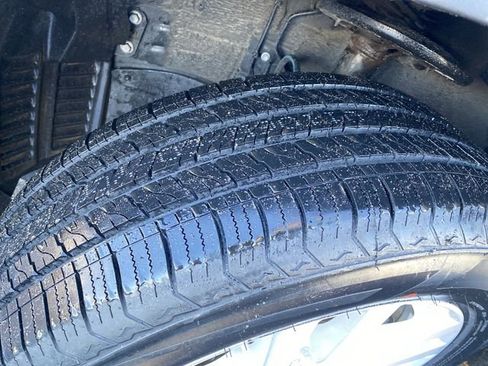 Used 2015 Toyota Highlander LE image 40