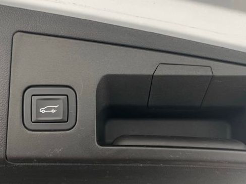 Used 2017 Cadillac XT5 Luxury w/ Driver Awareness Package image 47