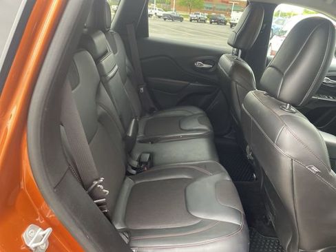 Used 2015 Jeep Cherokee Trailhawk AWD/4WD image 37