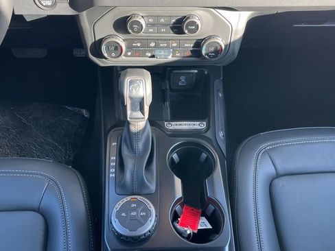 New 2025 Ford Bronco Outer Banks AWD/4WD image 15