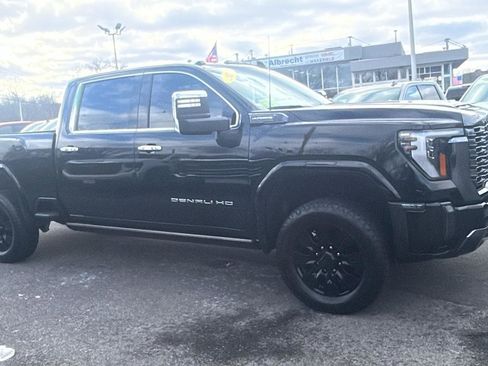 Used 2024 GMC Sierra 2500 Denali Ultimate w/ Snow Plow Prep/Camper Package image 11