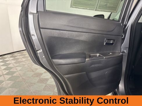 Used 2025 Mitsubishi Outlander Sport SE AWD/4WD image 18