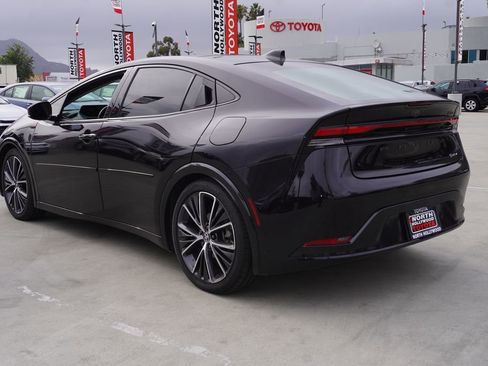 Used 2023 Toyota Prius Limited FWD image 6