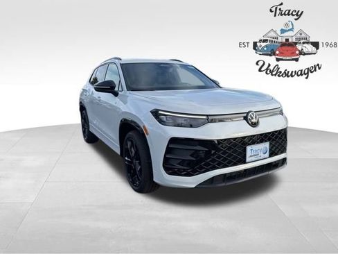 New 2026 Volkswagen Tiguan SE R-Line image 1