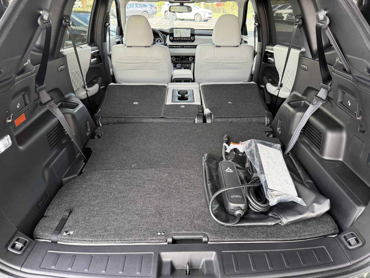 Used 2025 Mitsubishi Outlander SEL AWD/4WD image 48