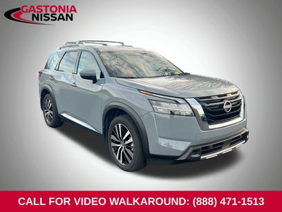 Used 2024 Nissan Pathfinder Platinum w/ Cargo Package
