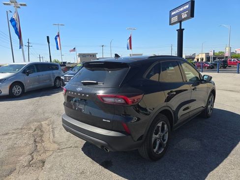 Certified 2025 Ford Escape ST-Line AWD/4WD image 5