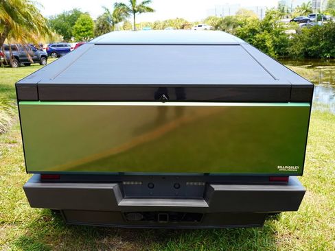Used 2024 Tesla Cybertruck AWD Crew Cab image 11