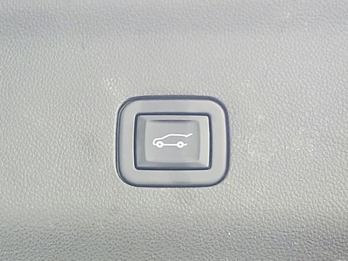 Used 2021 Chevrolet Suburban Premier w/ Premium Package AWD/4WD image 59