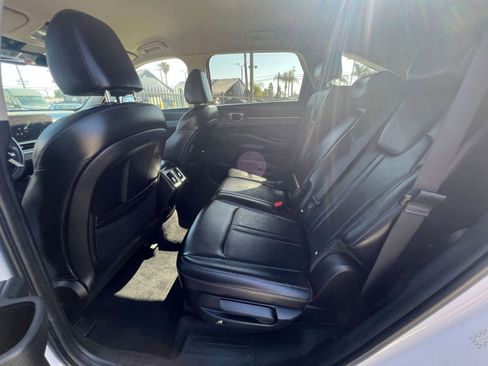Used 2024 Kia Sorento S FWD image 30